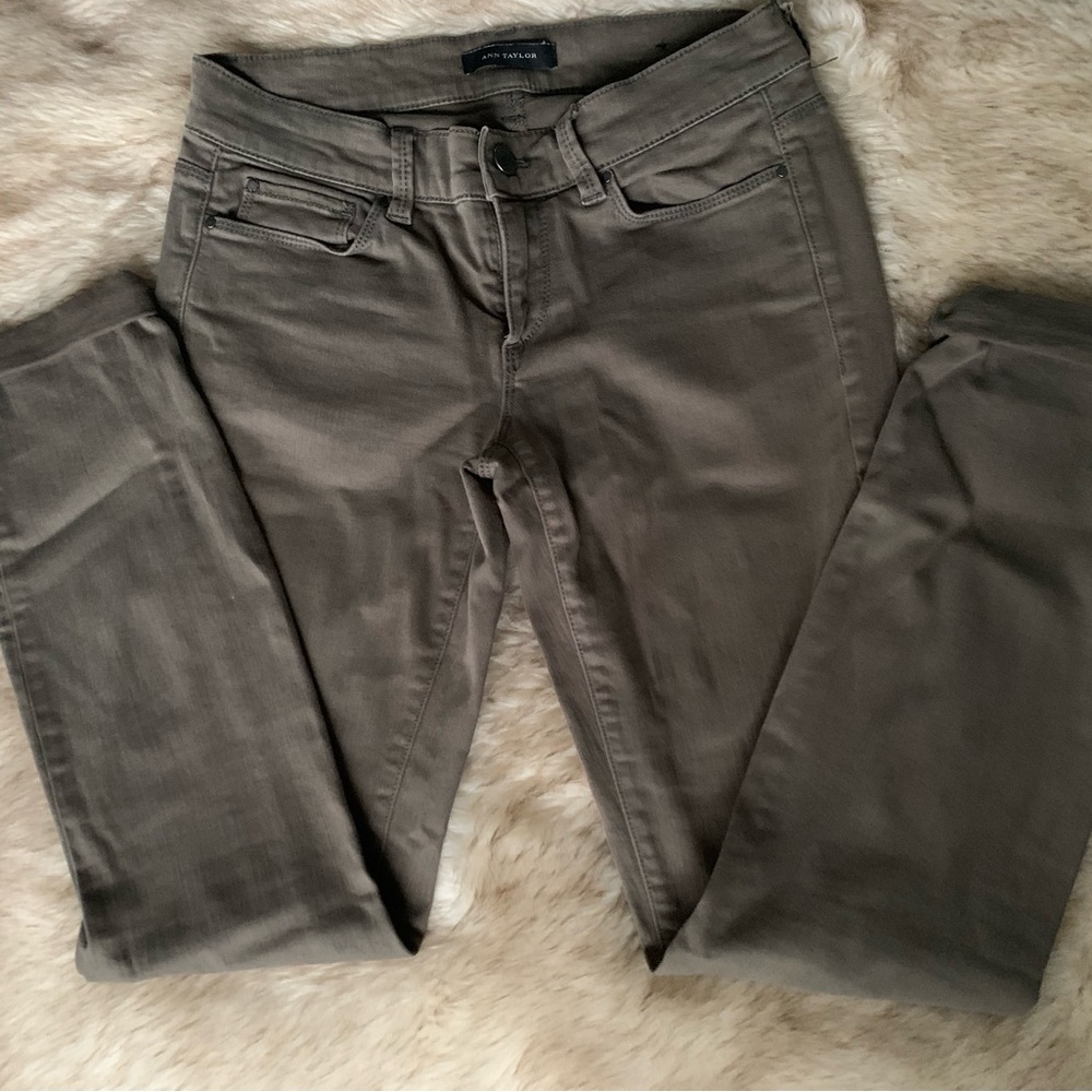 Ann Taylor Jeans- Straight legged
